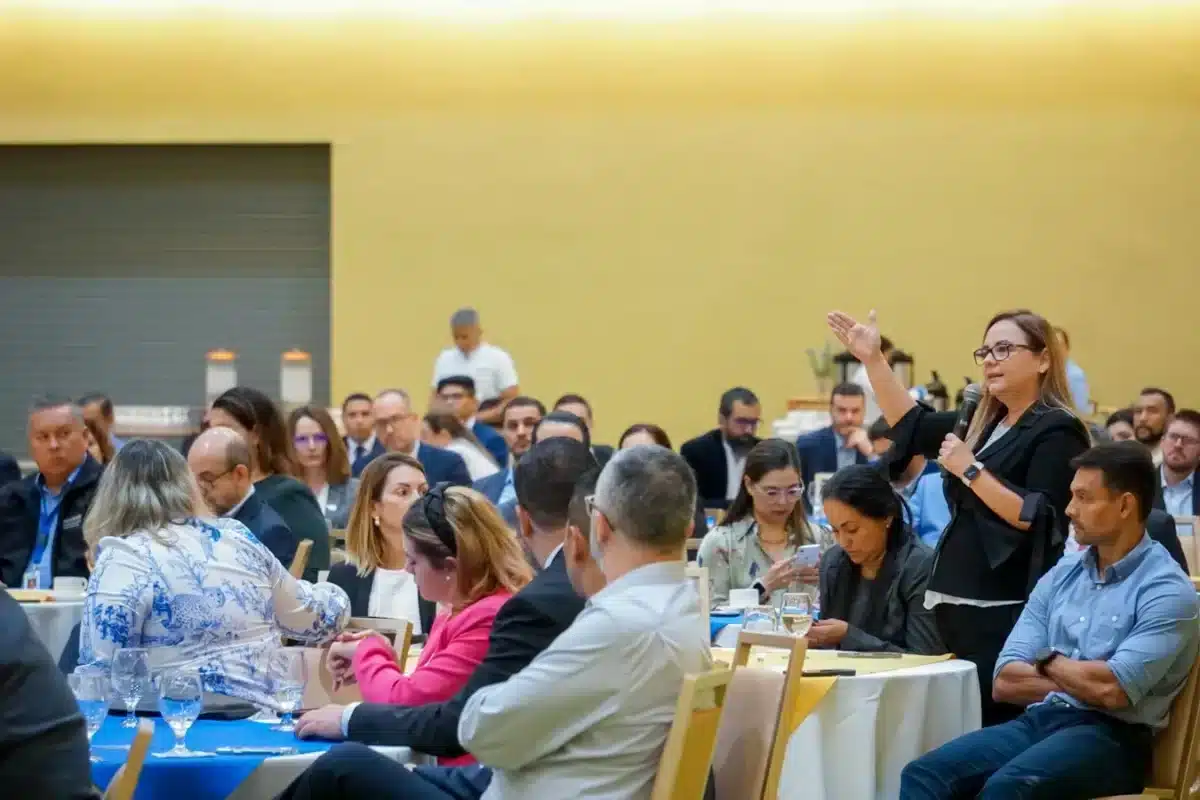 Personas en congreso internacional, costa rica